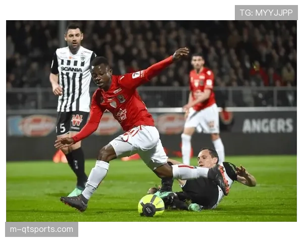 观点：本赛季法甲定位球得分占比上升至28%，反映运动战攻坚难题